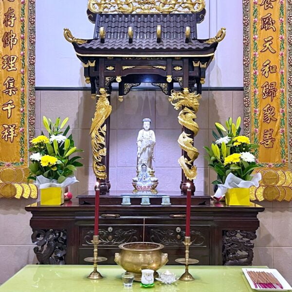 Yellow White Buddha Altar Flowers